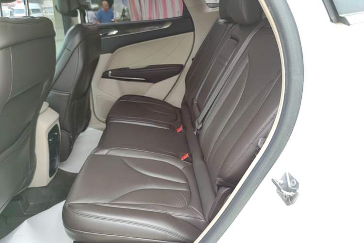 Used Lincoln MKC 2018 2.0T Two-Wheel Drive Luxury Edition Left Rear Seat