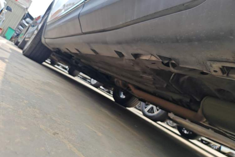 Used Lincoln MKC 2018 2.0T Two-Wheel Drive Luxury Edition Left Side Sill