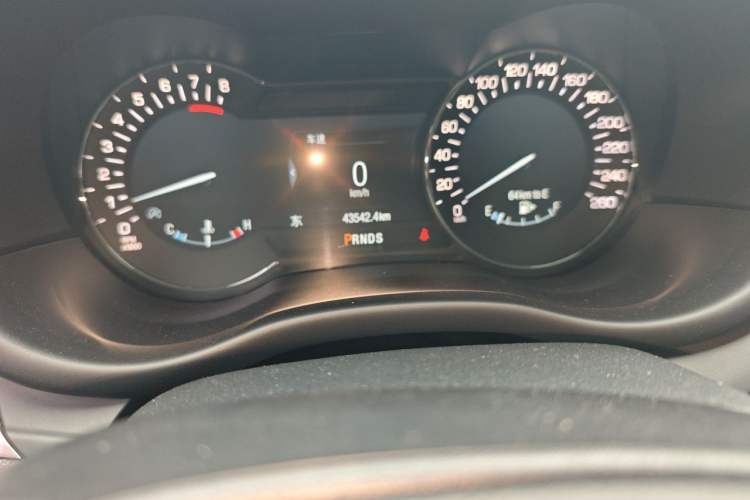 Used Lincoln MKC 2018 2.0T Two-Wheel Drive Deluxe Edition Odometer Close Up
