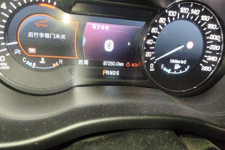 Used Lincoln MKC 2018 2.0T Four-Wheel Drive Zunya Edition Odometer Close Up