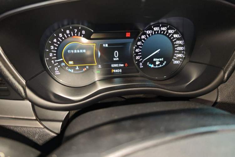 Used Lincoln MKC 2018 2.0T Two-Wheel Drive Deluxe Edition Odometer Close Up