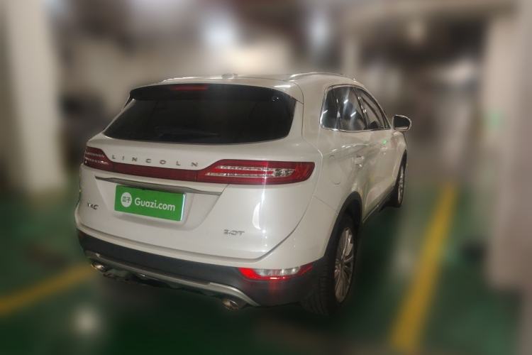 Used Lincoln MKC 2018 2.0T Two-Wheel Drive Deluxe Edition Rear Right 45 Deg