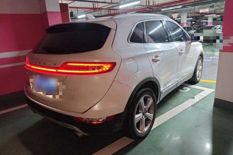 Used Lincoln MKC 2018 2.0T Two-Wheel Drive Deluxe Edition Rear Right 45 Deg