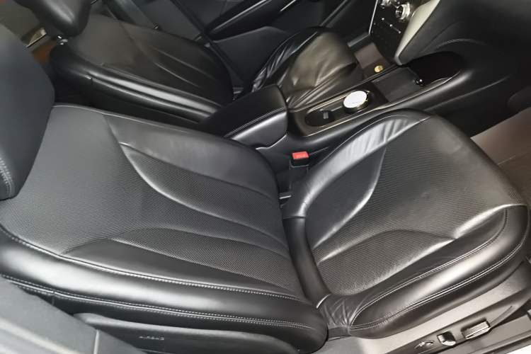 Used Lincoln MKC 2018 2.0T Four-Wheel Drive Zunya Edition Right Front Seat