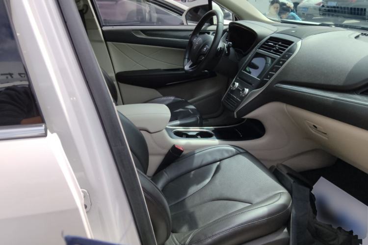 Used Lincoln MKC 2018 2.0T Two-Wheel Drive Luxury Edition Right Front Seat
