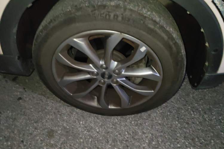 Used Lincoln MKC 2018 2.0T Four-Wheel Drive Zunya Edition Right Front Wheel Hub