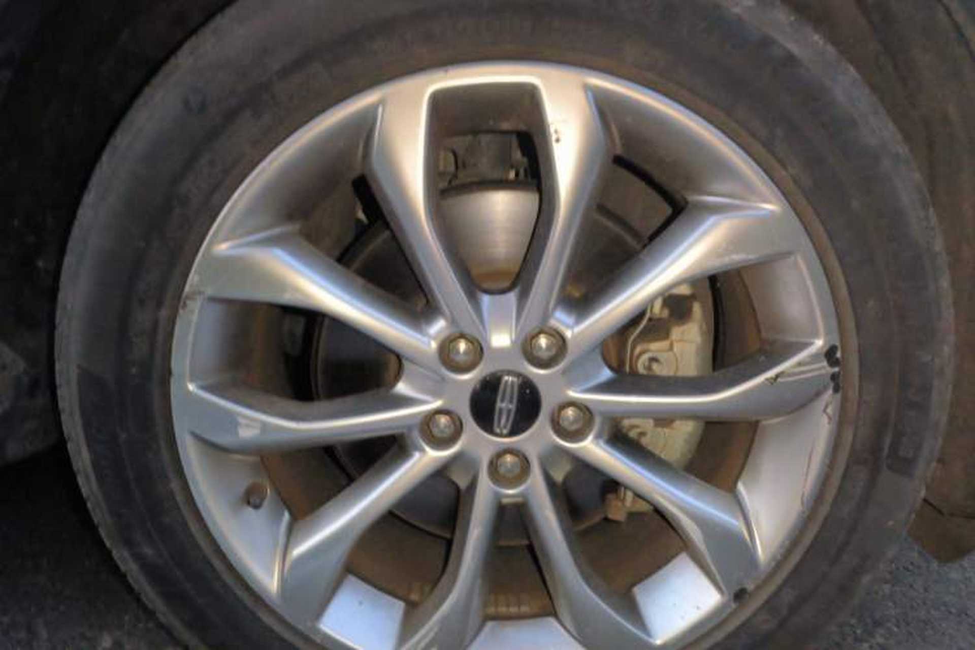 Used Lincoln MKC 2018 2.0T Two-Wheel Drive Luxury Edition Right Front Wheel Hub