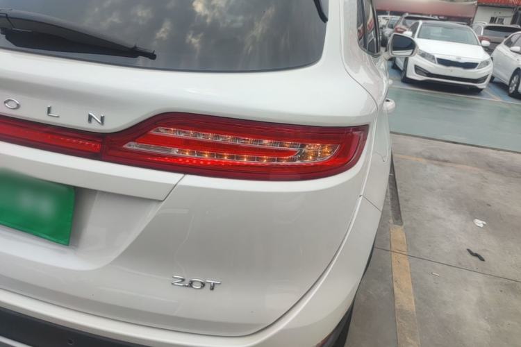 Used Lincoln MKC 2018 2.0T Two-Wheel Drive Luxury Edition Right Rear Taillight