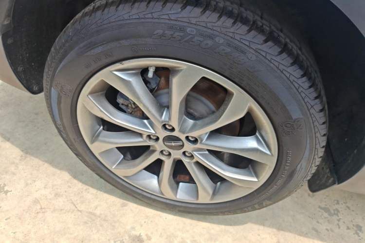 Used Lincoln MKC 2018 2.0T Two-Wheel Drive Luxury Edition Right Rear Wheel Hub