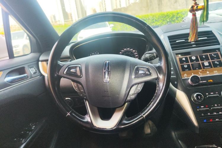 Used Lincoln MKC 2018 2.0T Four-Wheel Drive Zunya Edition Steering Wheel
