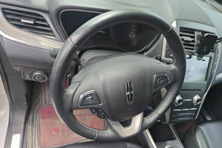 Used Lincoln MKC 2018 2.0T Two-Wheel Drive Zunyue Edition Steering Wheel