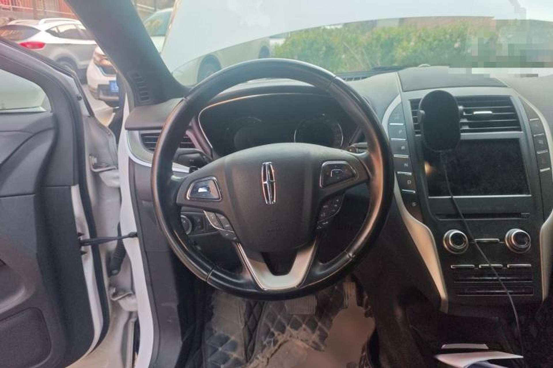Used Lincoln MKC 2018 2.0T Two-Wheel Drive Deluxe Edition Steering Wheel