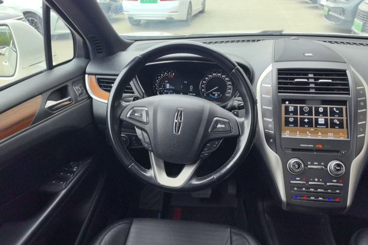 Used Lincoln MKC 2018 2.0T Four-Wheel Drive Zunya Edition Steering Wheel