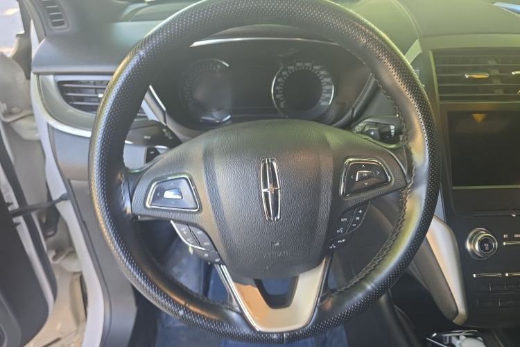 Used Lincoln MKC 2018 2.0T Two-Wheel Drive Deluxe Edition Steering Wheel