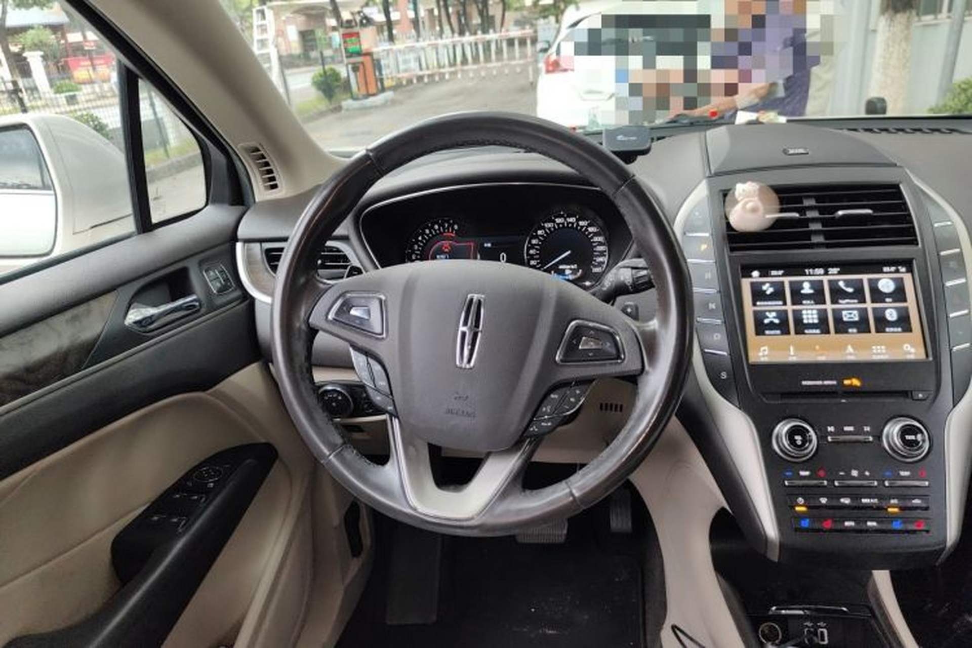 Used Lincoln MKC 2018 2.0T Two-Wheel Drive Luxury Edition Steering Wheel