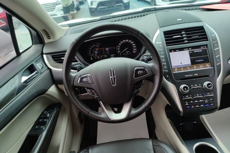 Used Lincoln MKC 2018 2.0T Two-Wheel Drive Luxury Edition Steering Wheel