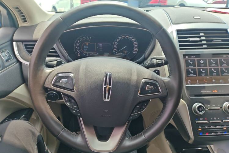 Used Lincoln MKC 2018 2.0T Two-Wheel Drive Luxury Edition Steering Wheel