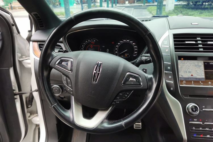 Used Lincoln MKC 2018 2.0T Two-Wheel Drive Luxury Edition Steering Wheel