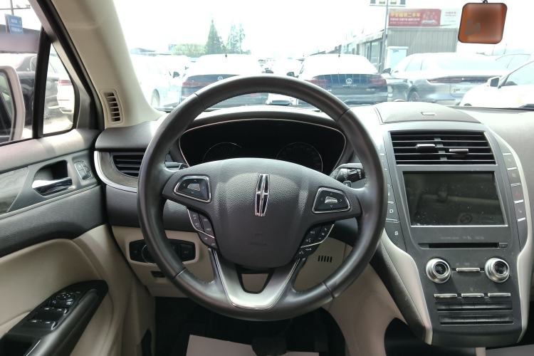 Used Lincoln MKC 2018 2.0T Two-Wheel Drive Luxury Edition Steering Wheel