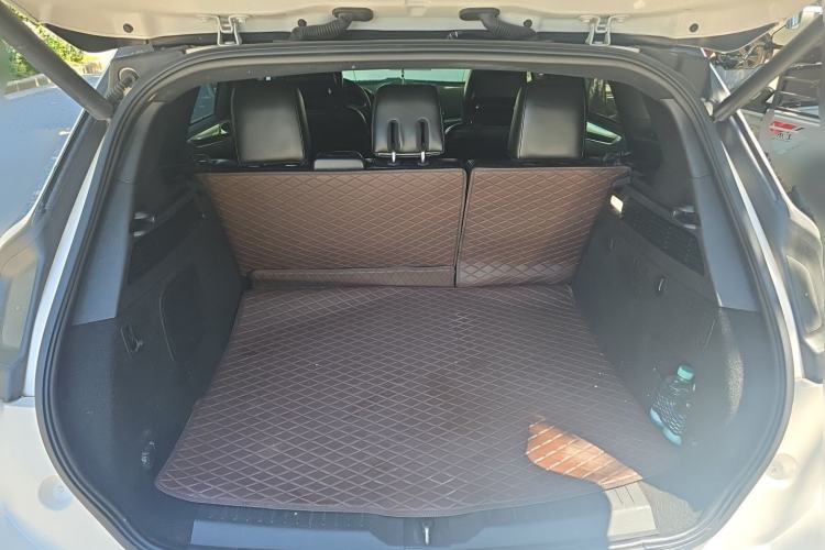 Used Lincoln MKC 2018 2.0T Two-Wheel Drive Deluxe Edition Trunk