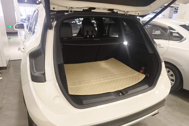 Used Lincoln MKC 2018 2.0T Four-Wheel Drive Zunya Edition Trunk