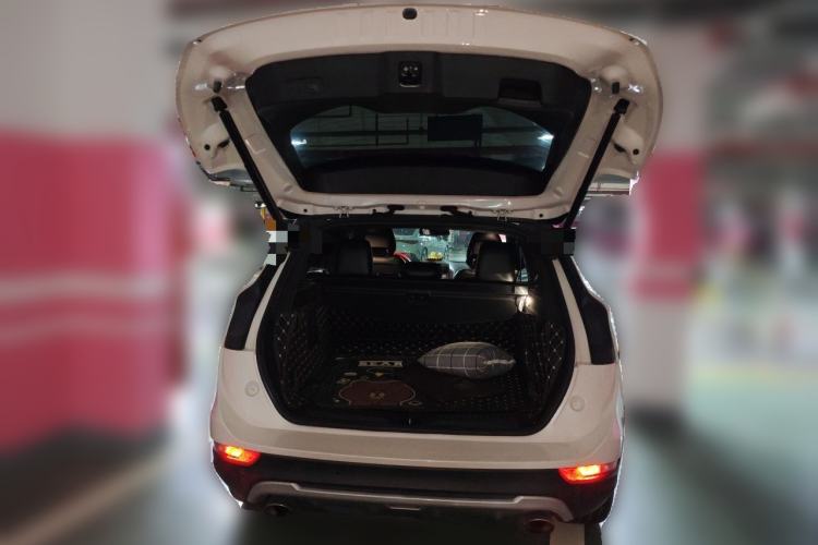 Used Lincoln MKC 2018 2.0T Two-Wheel Drive Deluxe Edition Trunk