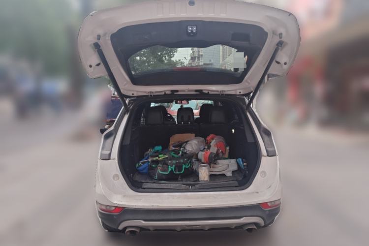 Used Lincoln MKC 2018 2.0T Two-Wheel Drive Deluxe Edition Trunk