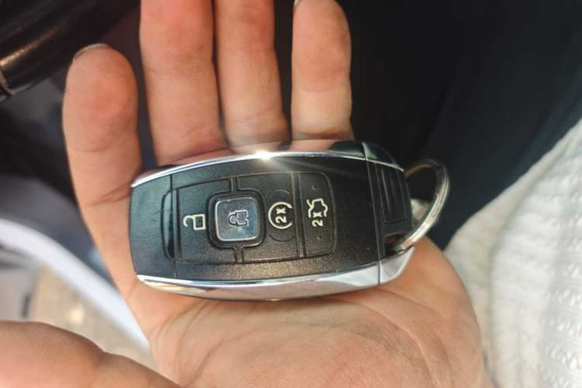 Used Lincoln MKC 2018 2.0T Two-Wheel Drive Deluxe Edition Vehicle Key