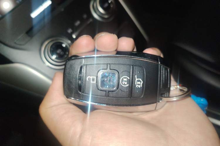 Used Lincoln MKC 2018 2.0T Two-Wheel Drive Deluxe Edition Vehicle Key
