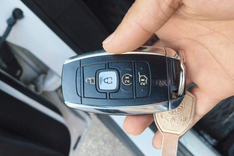 Used Lincoln MKC 2018 2.0T Two-Wheel Drive Deluxe Edition Vehicle Key