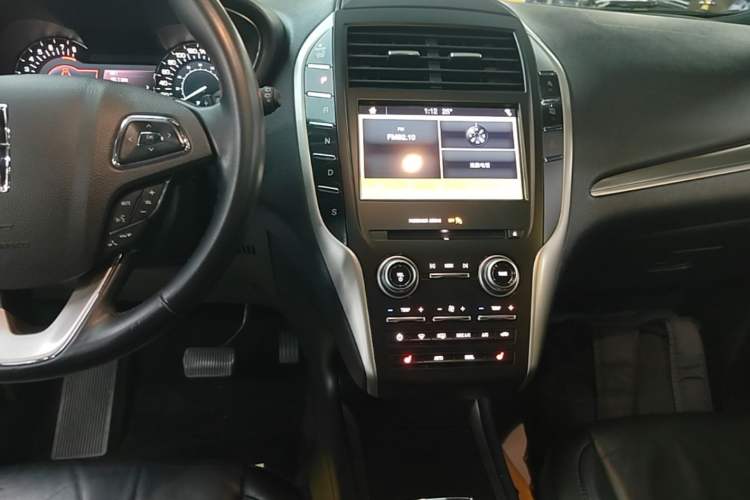 Used Lincoln MKC 2019 2.0T Two-Wheel Drive Luxury Edition China V Standard Audio And AC Panel