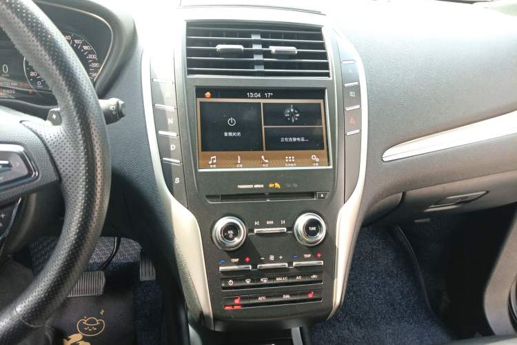 Used Lincoln MKC 2019 2.0T Two-Wheel Drive Luxury Edition China VI Standard Audio And AC Panel