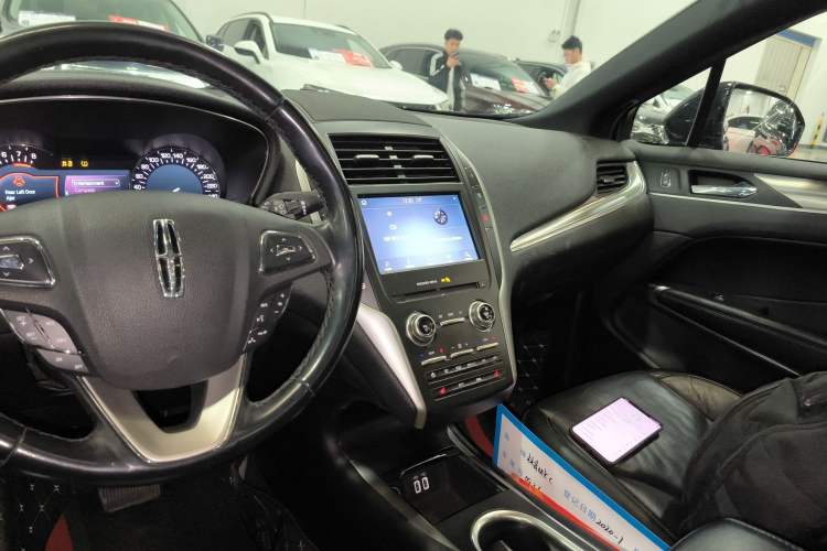 Used Lincoln MKC 2019 2.0T Two-Wheel Drive Luxury Edition China VI Standard Audio And AC Panel