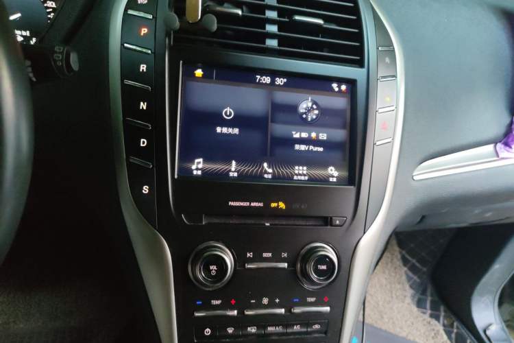 Used Lincoln MKC 2019 2.0T Two-Wheel Drive Luxury Edition China V Standard Audio And AC Panel