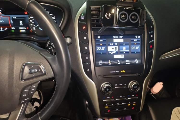 Used Lincoln MKC 2019 2.0T Two-Wheel Drive Luxury Edition China VI Standard Audio And AC Panel