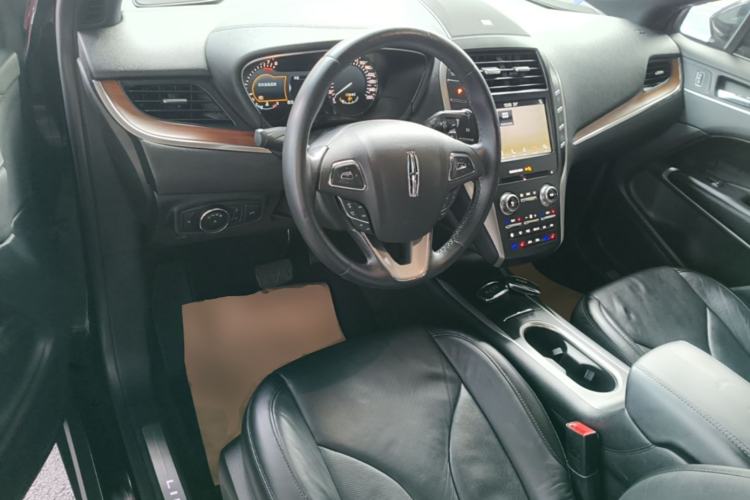 Used Lincoln MKC 2019 2.0T Four-Wheel Drive Luxury Edition China VI Standard Center Console