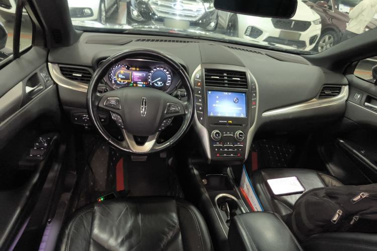Used Lincoln MKC 2019 2.0T Two-Wheel Drive Luxury Edition China VI Standard Center Console