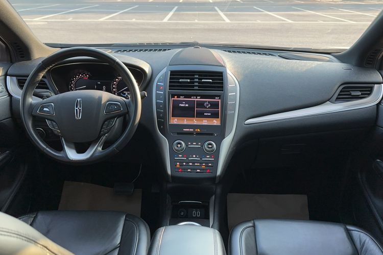 Used Lincoln MKC 2019 2.0T Two-Wheel Drive Luxury Edition China VI Standard Center Console