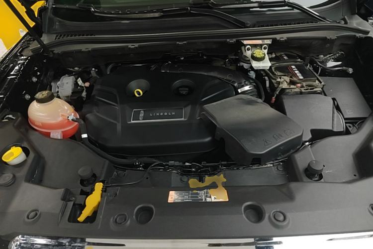 Used Lincoln MKC 2019 2.0T Two-Wheel Drive Luxury Edition China V Standard Engine Bay