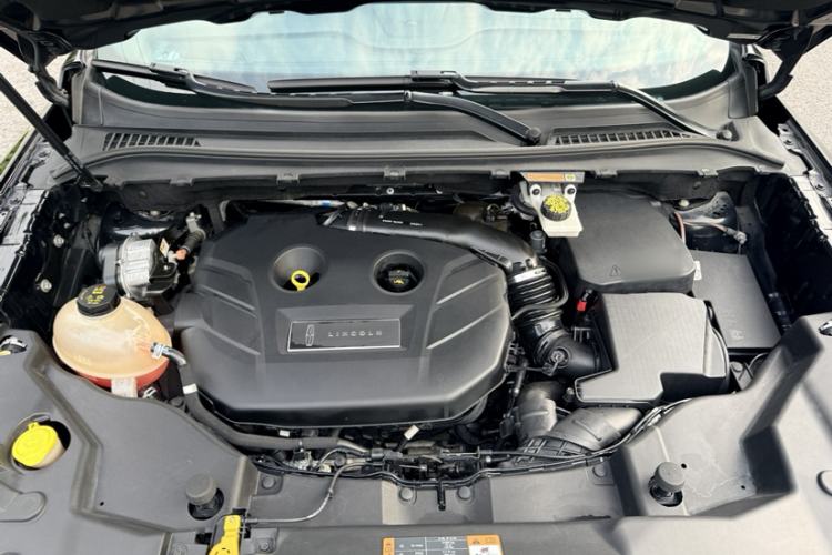 Used Lincoln MKC 2019 2.0T Four-Wheel Drive Luxury Edition China VI Standard Engine Bay