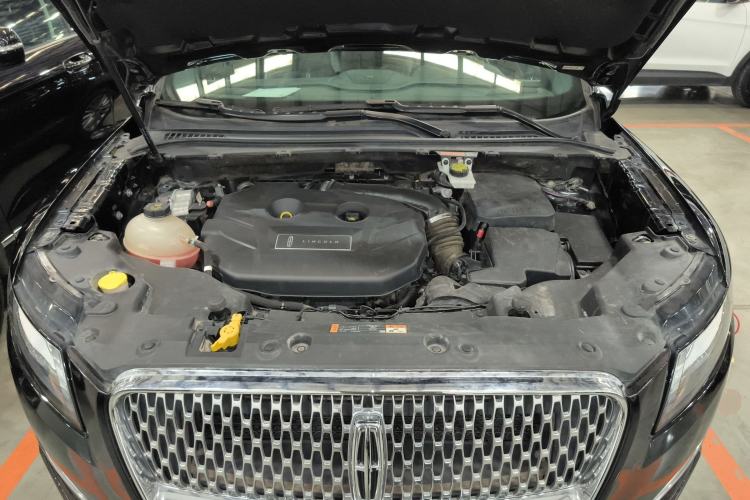 Used Lincoln MKC 2019 2.0T Two-Wheel Drive Luxury Edition China VI Standard Engine Bay
