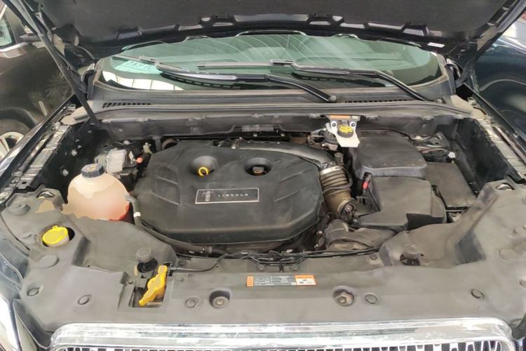 Used Lincoln MKC 2019 2.0T Two-Wheel Drive Luxury Edition China VI Standard Engine Bay