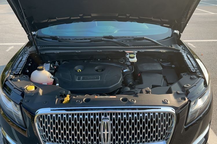 Used Lincoln MKC 2019 2.0T Two-Wheel Drive Luxury Edition China VI Standard Engine Bay