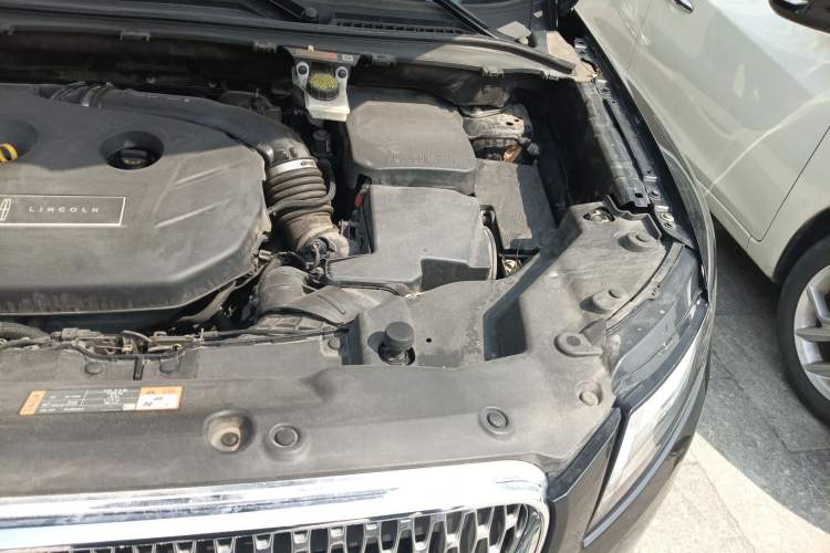 Used Lincoln MKC 2019 2.0T Two-Wheel Drive Luxury Edition China VI Standard Engine Bay Left