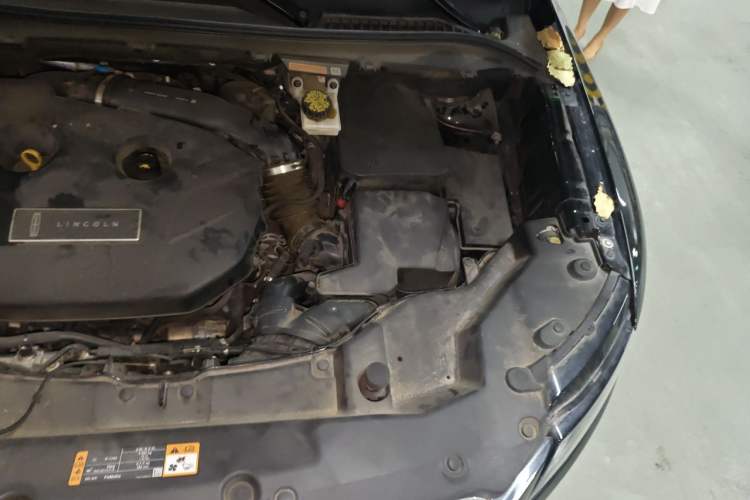 Used Lincoln MKC 2019 2.0T Two-Wheel Drive Luxury Edition China VI Standard Engine Bay Left