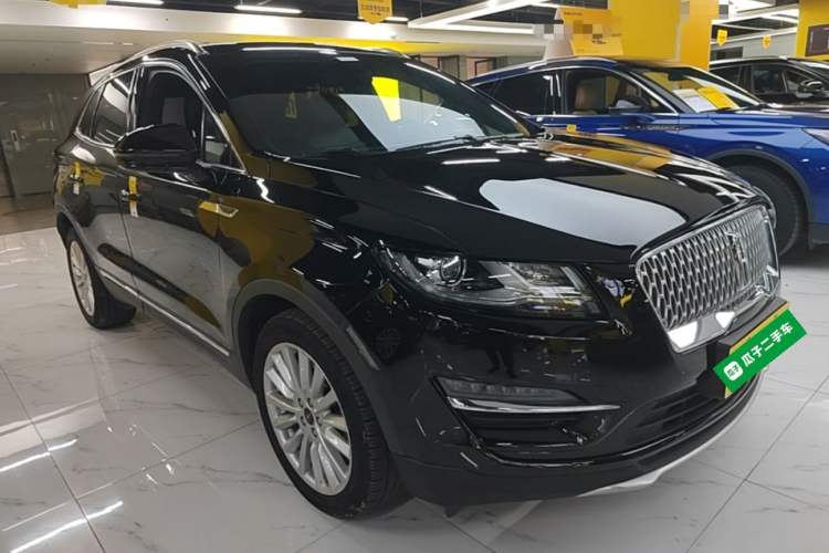 Used Lincoln MKC 2019 2.0T Two-Wheel Drive Luxury Edition China V Standard Front Right 45 Deg