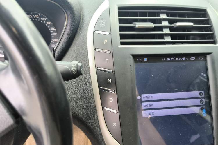 Used Lincoln MKC 2019 2.0T Two-Wheel Drive Luxury Edition China VI Standard Gear Lever