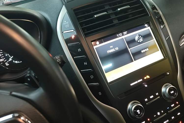 Used Lincoln MKC 2019 2.0T Two-Wheel Drive Luxury Edition China V Standard Gear Lever