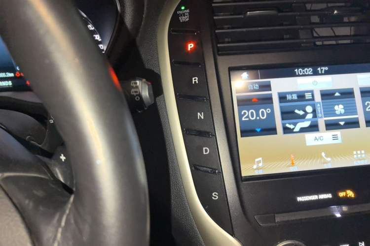 Used Lincoln MKC 2019 2.0T Two-Wheel Drive Luxury Edition China VI Standard Gear Lever