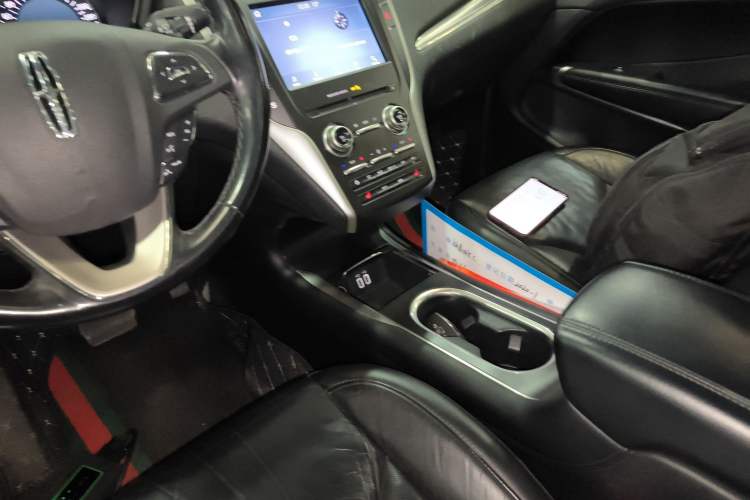 Used Lincoln MKC 2019 2.0T Two-Wheel Drive Luxury Edition China VI Standard Gear Lever